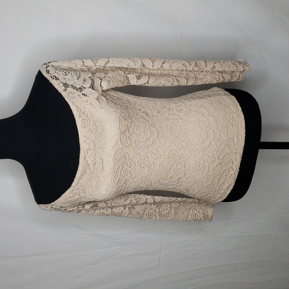 A'GACI Floral Lace Off Shoulder Neutral Fitted Top Size M Coquette Romantic